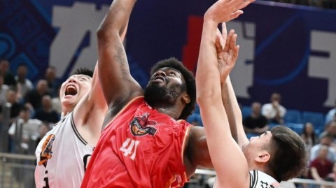 那晚河北体育馆的汗与叹：石家庄翔蓝半决赛G1为何被香港金牛“上课”