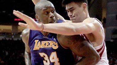 姚明 vs 泰森：如果两个不同赛道的巨人在赛场相遇