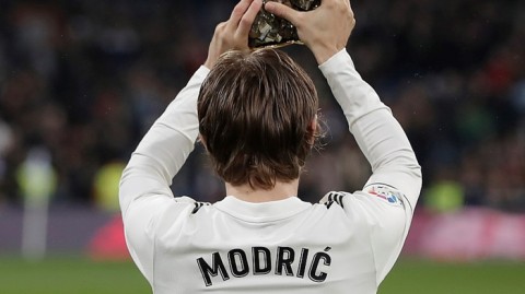 西甲第16轮：塞维利亚4-0皇家奥维耶多——“闪电战”击溃客队，卡里翁惨败后下课