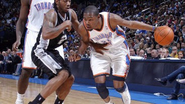 邓肯加时7分+帕克伤退 马刺112-107客胜雷霆 4-2重返总决赛｜马刺团队体系压倒雷霆天赋