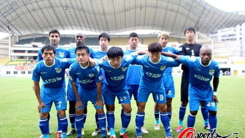 朱峥嵘双响武磊世界波 上海东亚连追两球3-3逼平大连阿尔滨